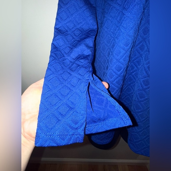 Dana Buchman Royal Blue Textured Keyhole Tunic Blouse Size M High Low Office - Picture 10 of 11